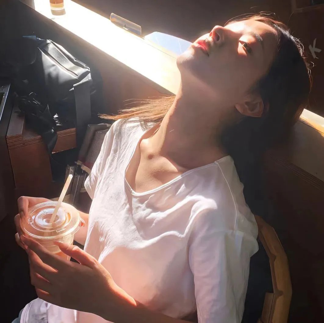 黄桷树下的孩子们
